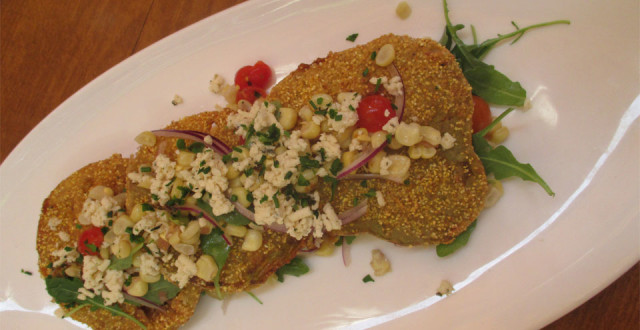 You can’t beat the fried green tomatoes at the Girl & the Fig (photo: Bo Links)