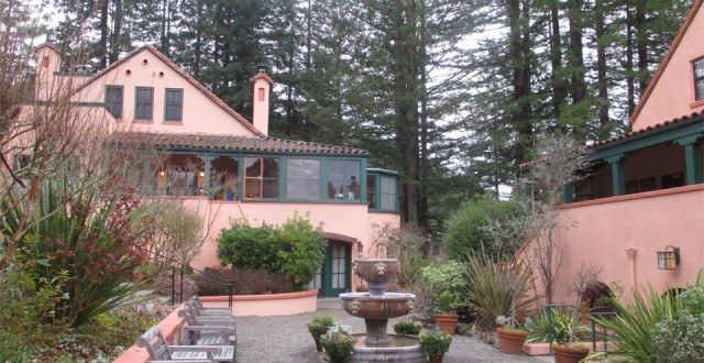 Serene Applewood Inn (photo: Bo Links)