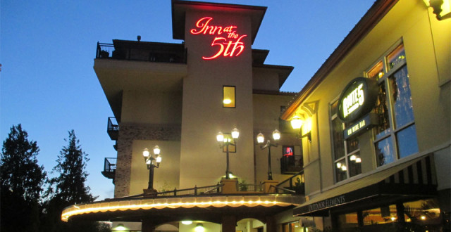 Visit Inn at the 5th and Route 5 NW Wine Bar (photo: Patty Burness)