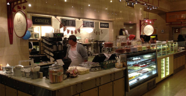 Taste treats from the Magnolia Bakery (photo: Bo Links)