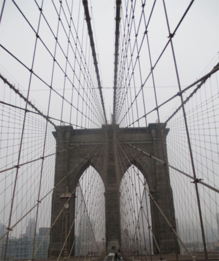 The iconic Brooklyn Bridge (photo: Bo Links)