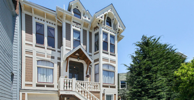 1880 Turk is a sun-filled lot