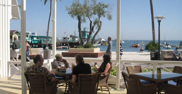 Relax at the Pavilion. The famous casino. Photo: Bo Links