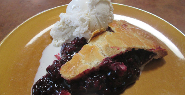 Don't miss the olallieberry pie at Linn's. Photo: Bo Links