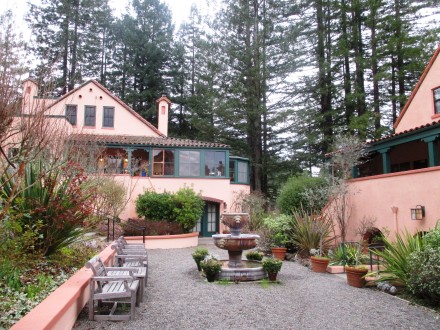 Serene Applewood Inn. Photo: Bo Links