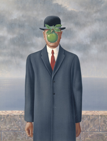 René Magritte´s Son of Man, 1964. ©Charly Herscovici, Brussels / Artists Rights Society, NY; Courtesy SFMOMA