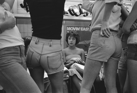 Susan Meiselas’s Roseann on the way to Manhattan Beach, New York, 1978, from the series Prince Street Girls,1975–90, Photo: © Susan Meiselas/Magnum Photos 