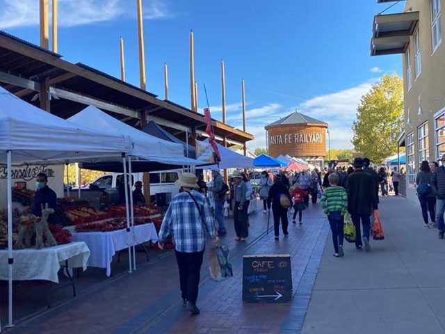 Discover-the-Farmers'-Market-at-the-Railyard-Photo-Bo Links