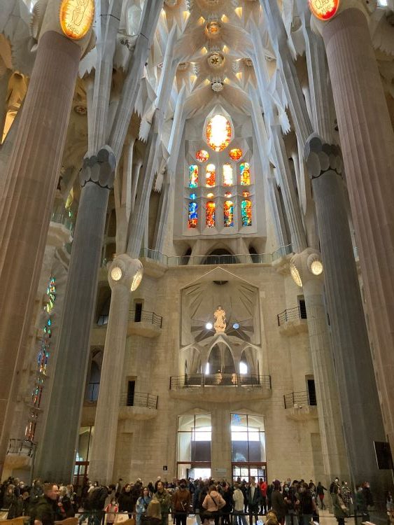 Interior, Sagrada Familia. Photo by Bo Links