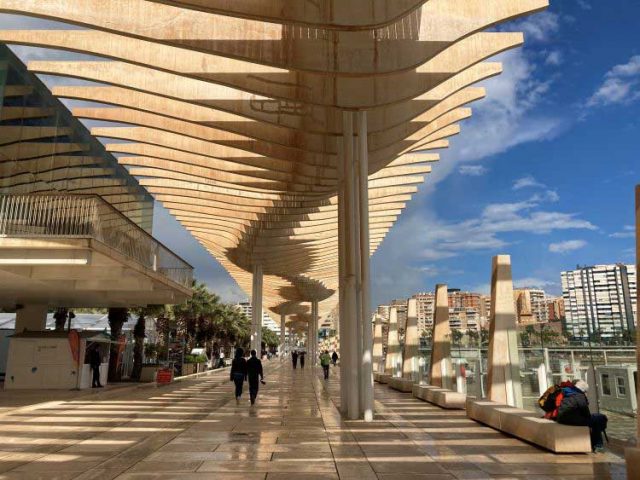 Stroll-Málaga's-pedestrain-walkway.-Photo-Credit-Bo-Links